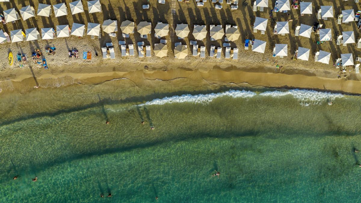 grecia interzice scaldatul in mai multe zone de coasta din attica care sunt plajele vizate