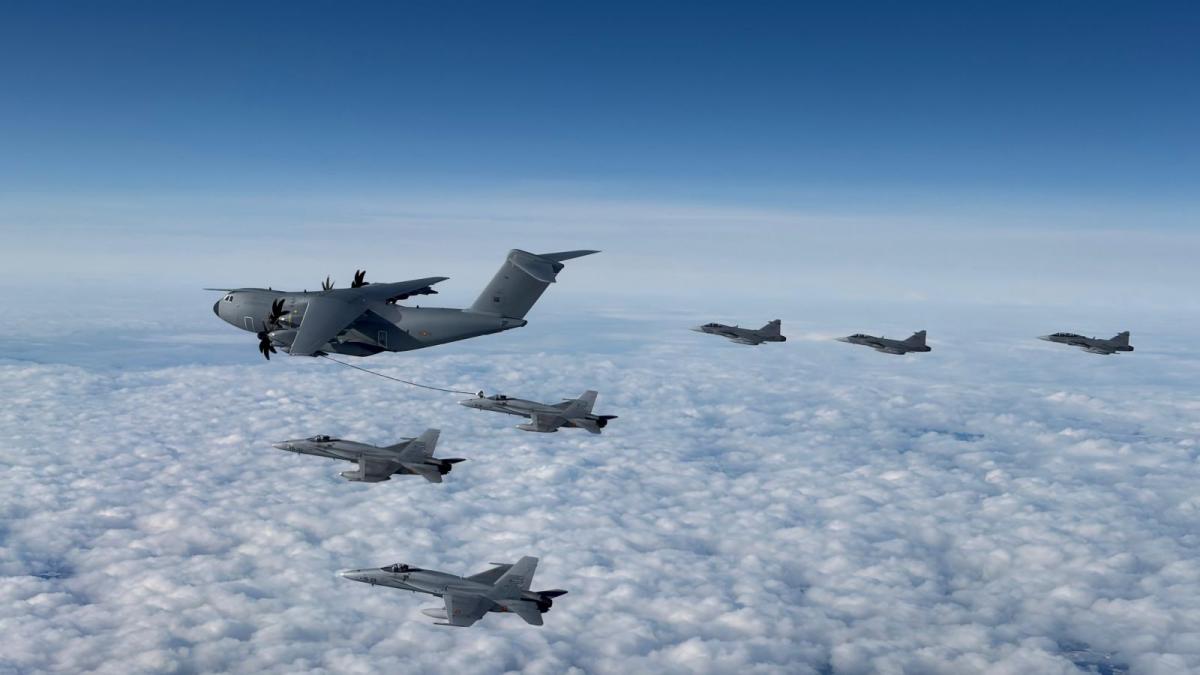 nato trimite in romania avioane f 18 din spania elicoptere anti drona avion cisterna si 200 de militari flancul estic va fi intarit