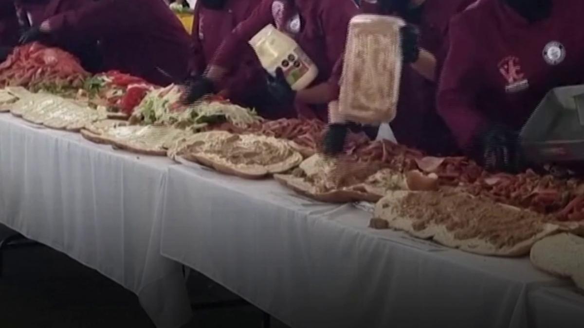 mexic un sandwich gigant de peste 1 5 tone a intrat in cartea recordurilor