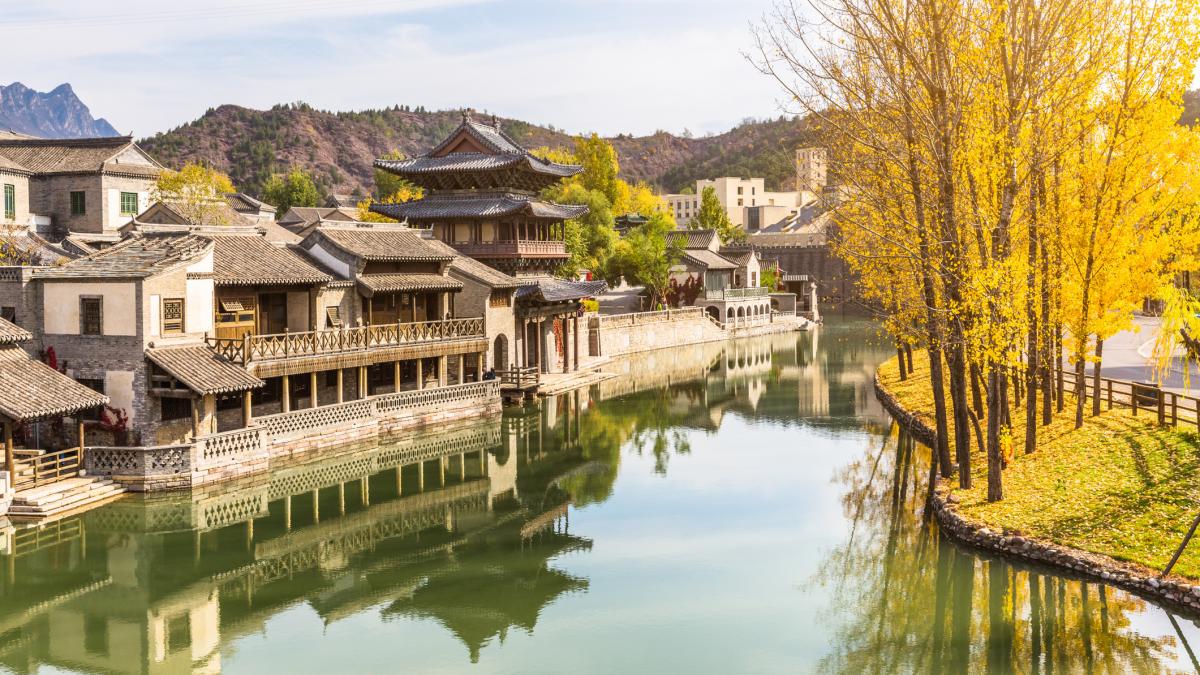 china construieste sate antice de la zero desi sunt false milioane de turisti le viziteaza anual nu ma deranjeaza