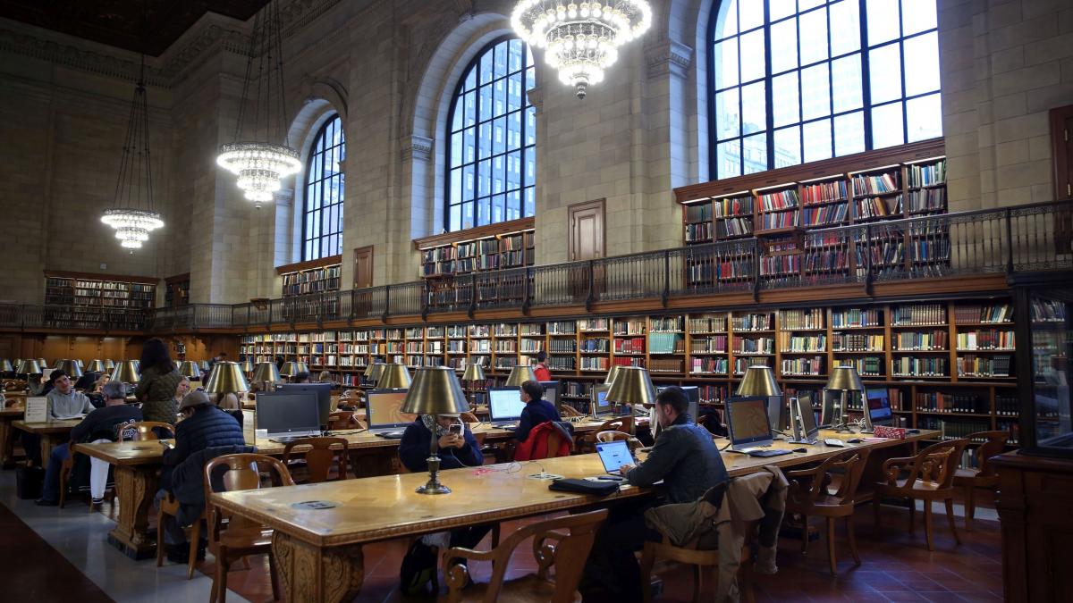 cum a cucerit teoria franceza sua miscarea care a patruns in universitatile americane si a declansat primele razboaie culturale