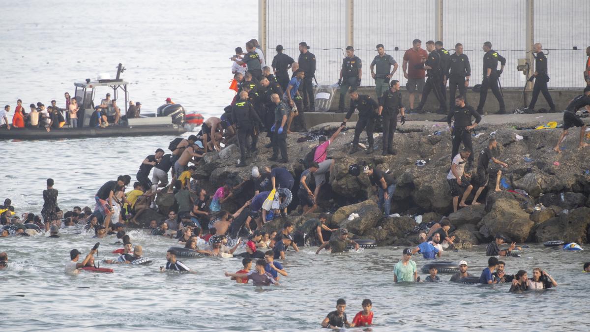 cum s ar fi mobilizat zeci de mii de migranti spre ceuta harti si zvonuri false au fost distribuite pe grupuri de facebook si tiktok