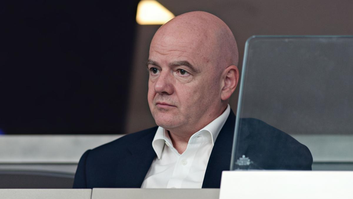 gianni infantino renunta la planul de a vinde o parte din fifa uefa spune ca si a pierdut increderea in conducerea organizatiei