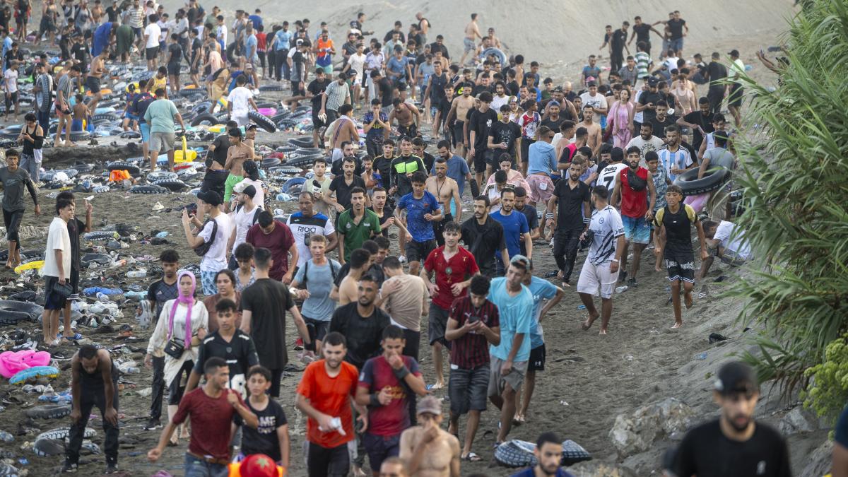 spania acuza raspunsul egoist al statelor ue la valul de migranti care au luat cu asalt ceuta bilantul mortilor a ajuns la 67
