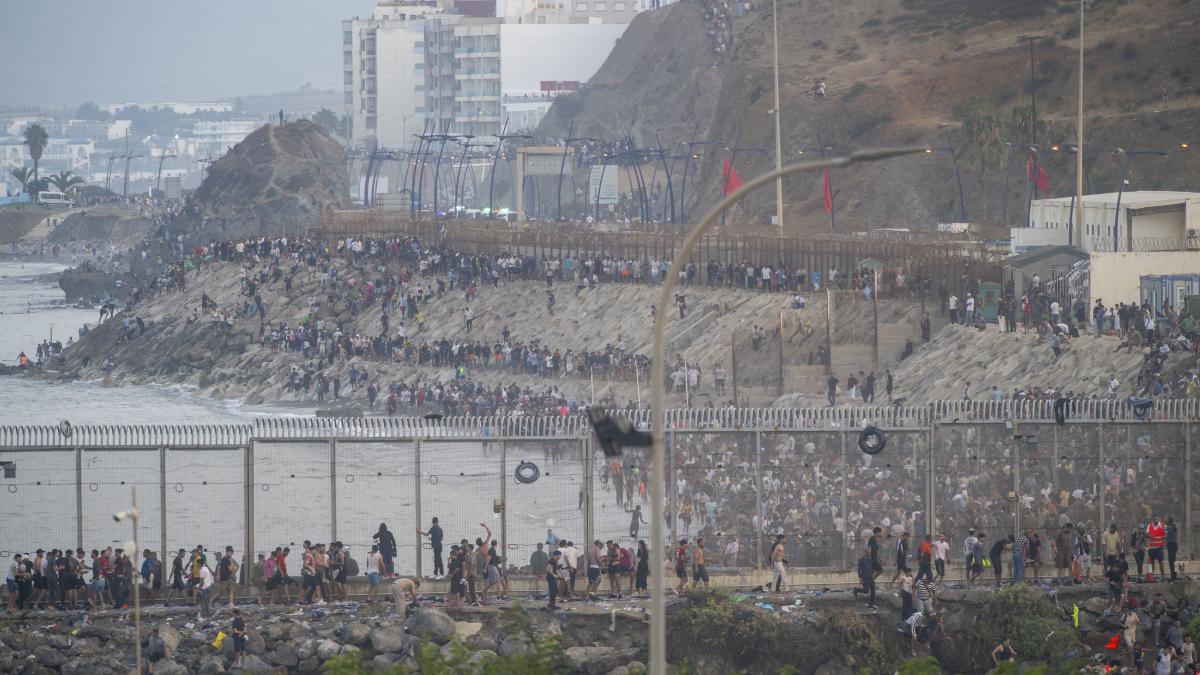 spania anunta ca aproape toti migrantii au parasit ceuta nicio persoana nu a trecut pe partea continentala a ue