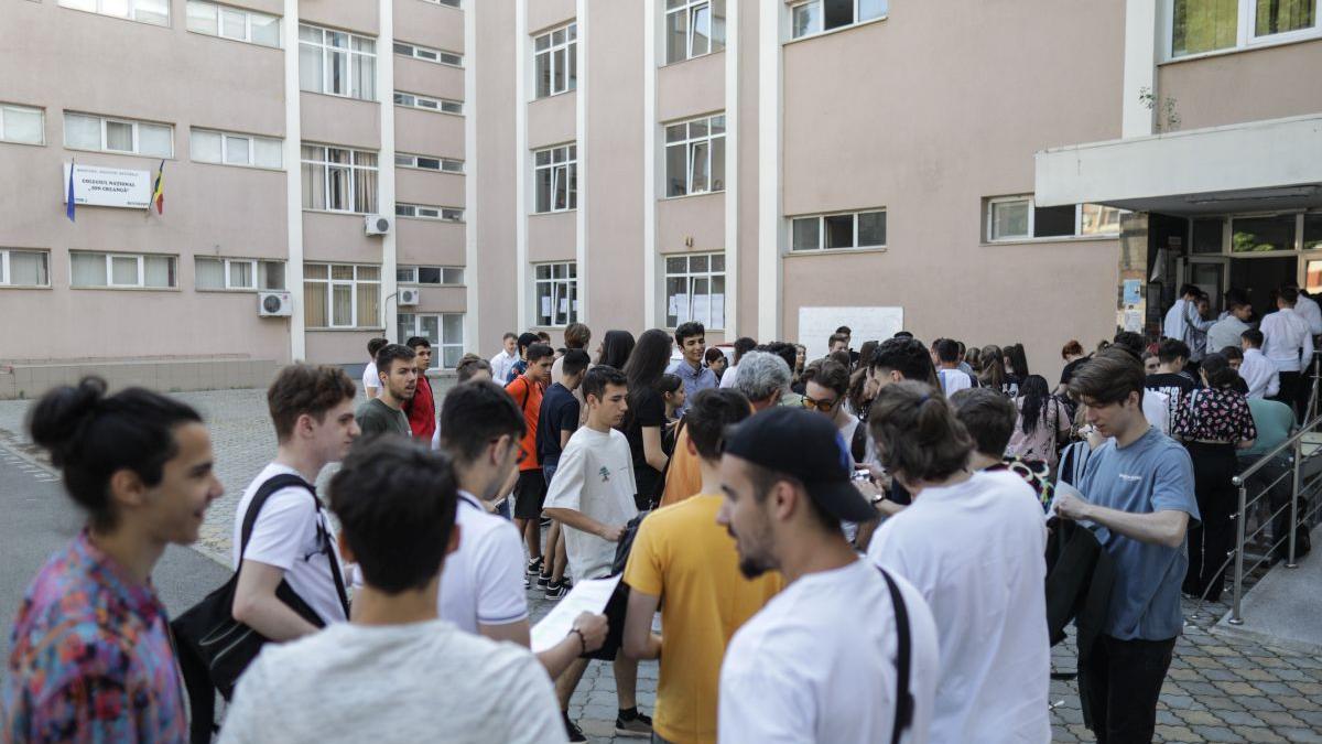 incepe a doua sesiune a bacalaureatului 2026 peste 33 000 de candidati s au inscris la examen