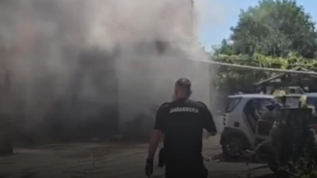 interventie contracronometru a jandarmilor din suceava au salvat doi copii si doi varstnici dintr un incendiu