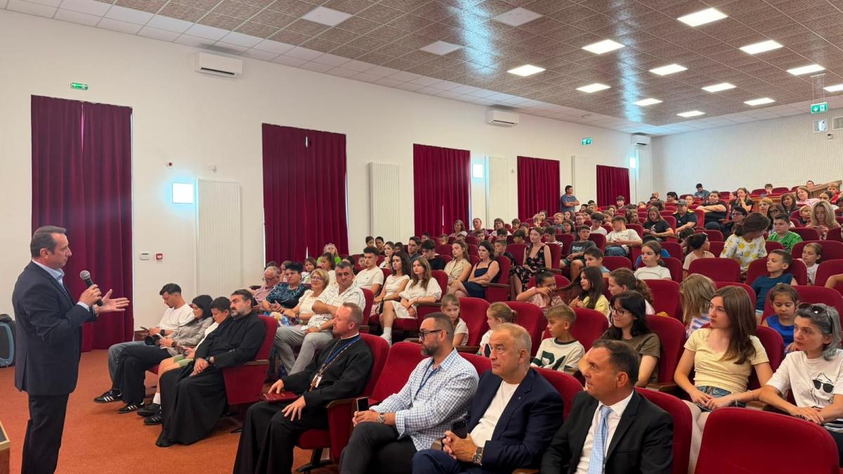 au inceput taberele de vara constient nu dependent peste 1 000 de tineri din maramures invata cum sa se fereasca de droguri