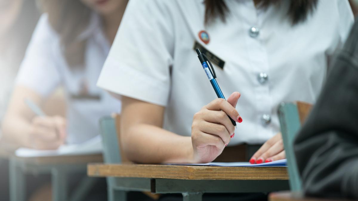 bac 2026 sesiunea de toamna candidatii sustin luni evaluarea competentelor lingvistice regulile din sala de examen