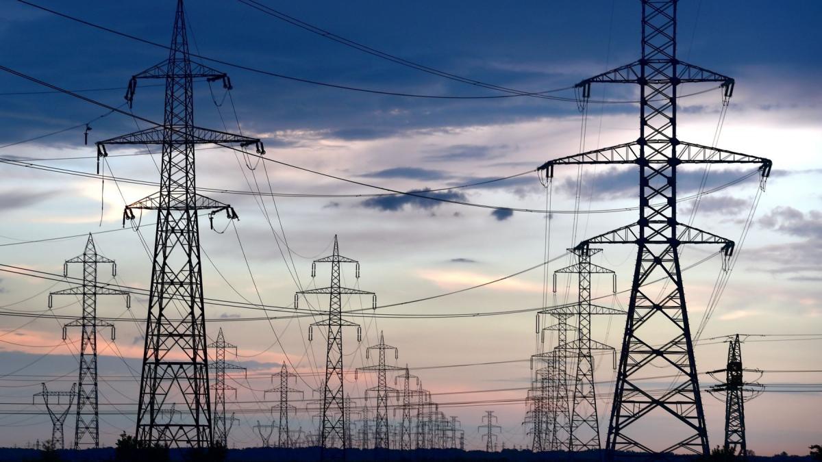 imaginea vulnerabilitatii energetice a romaniei la pranz jumatate din curent vine din fotovoltaic dupa apus preturile sar de 15 ori