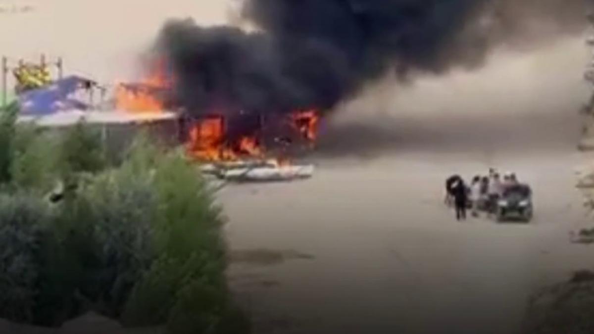 incendiu pe plaja zoom in zona faleza nord din constanta