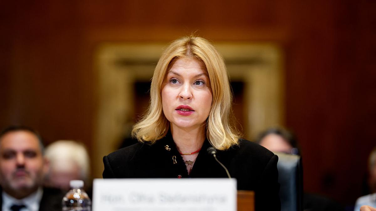 volodimir zelenski a revocat o pe ambasadoarea ucraineana la washington