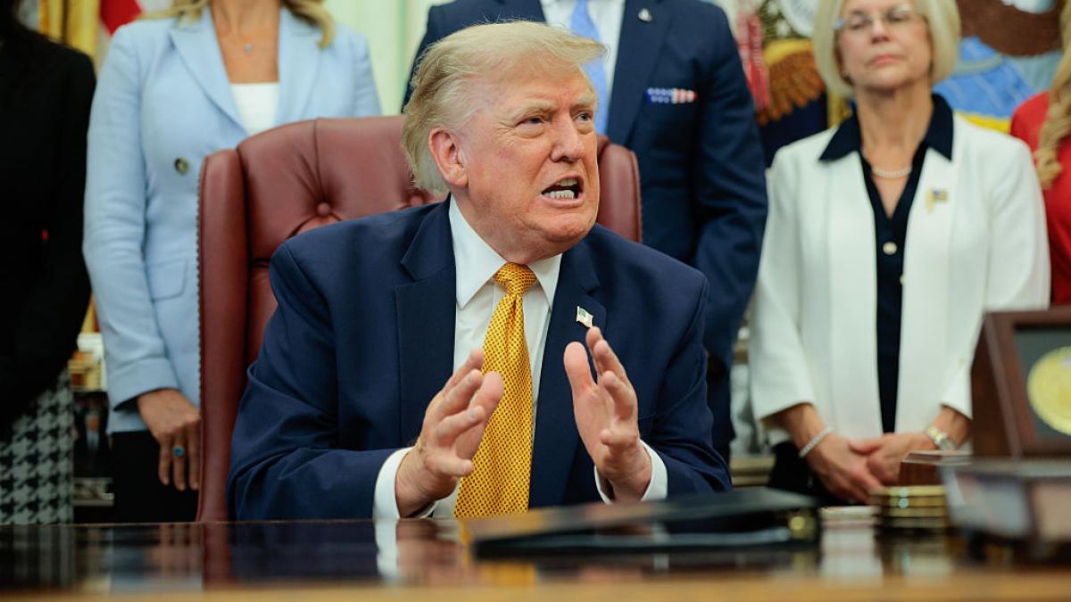california new york si alte 23 de state contesta in instanta noile taxe vamale impuse de donald trump
