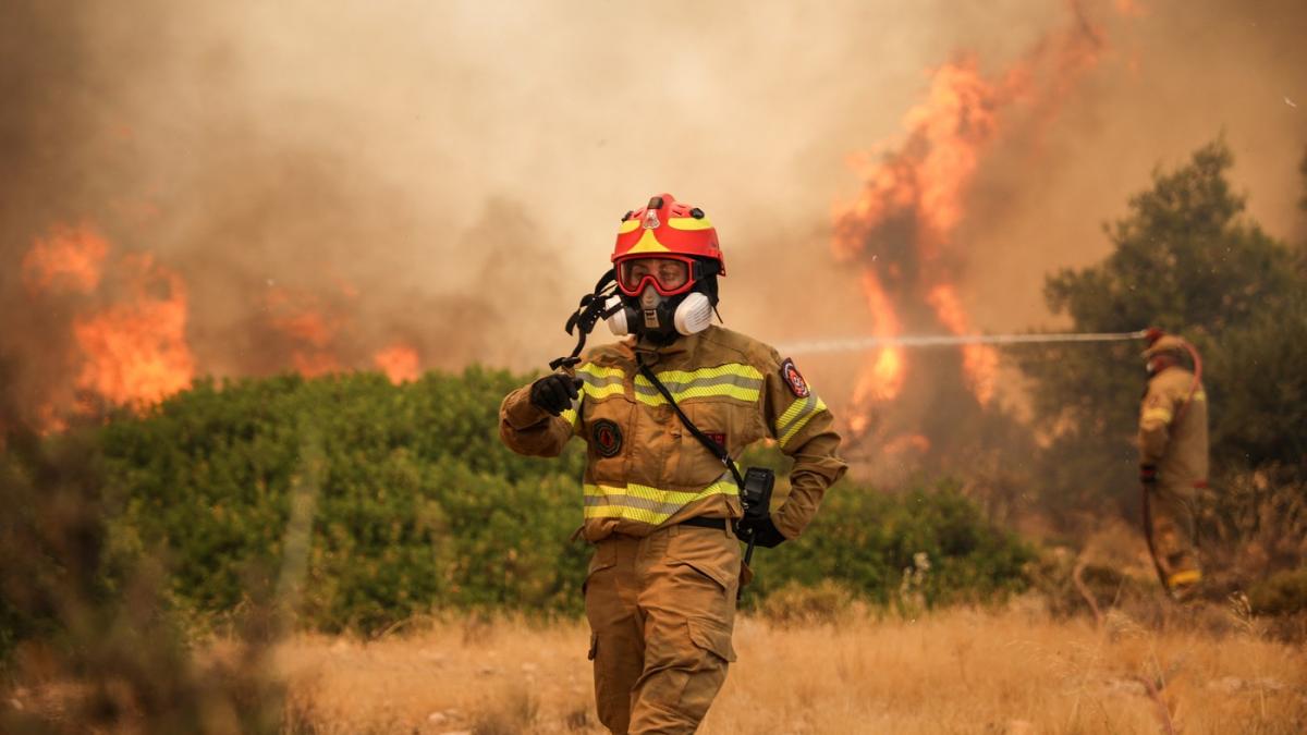 pompier incendii grecia