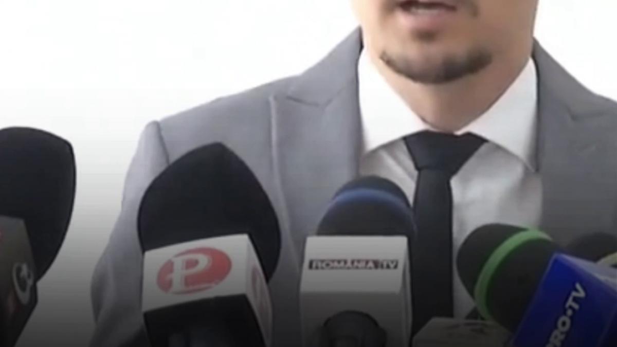 prefectul de timis refuza sa dispuna incetarea mandatului de primar al lui dominic fritz i a taiat 10 din salariu pe 6 luni