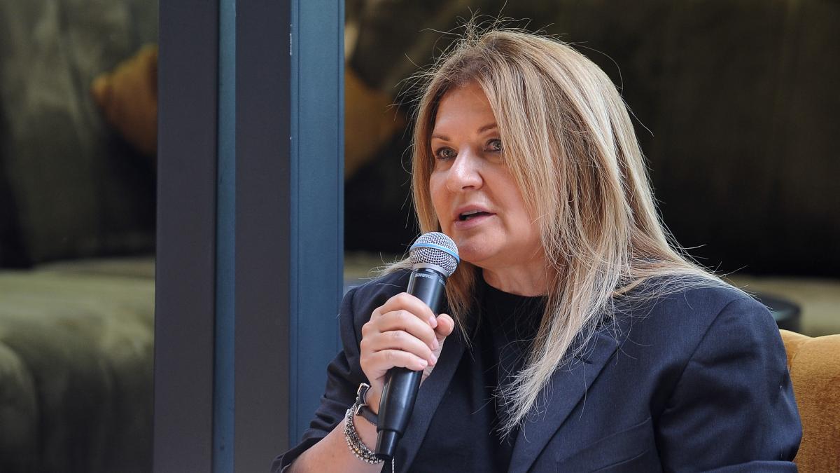 sotul irinei schrotter in centrul unui litigiu de milioane de euro instanta suspecteaza golirea de active a firmei greentek lighing