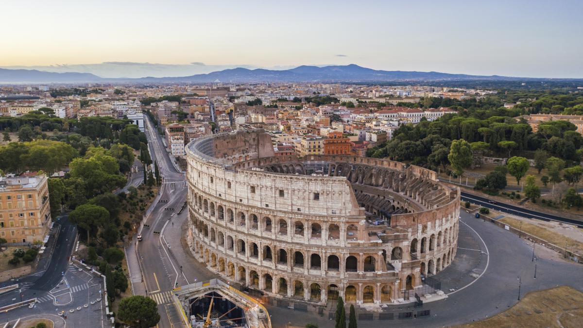 ce mai ascunde pamantul de langa colosseum arheologii au gasit o cladire impresionanta veche de peste 1 800 de ani