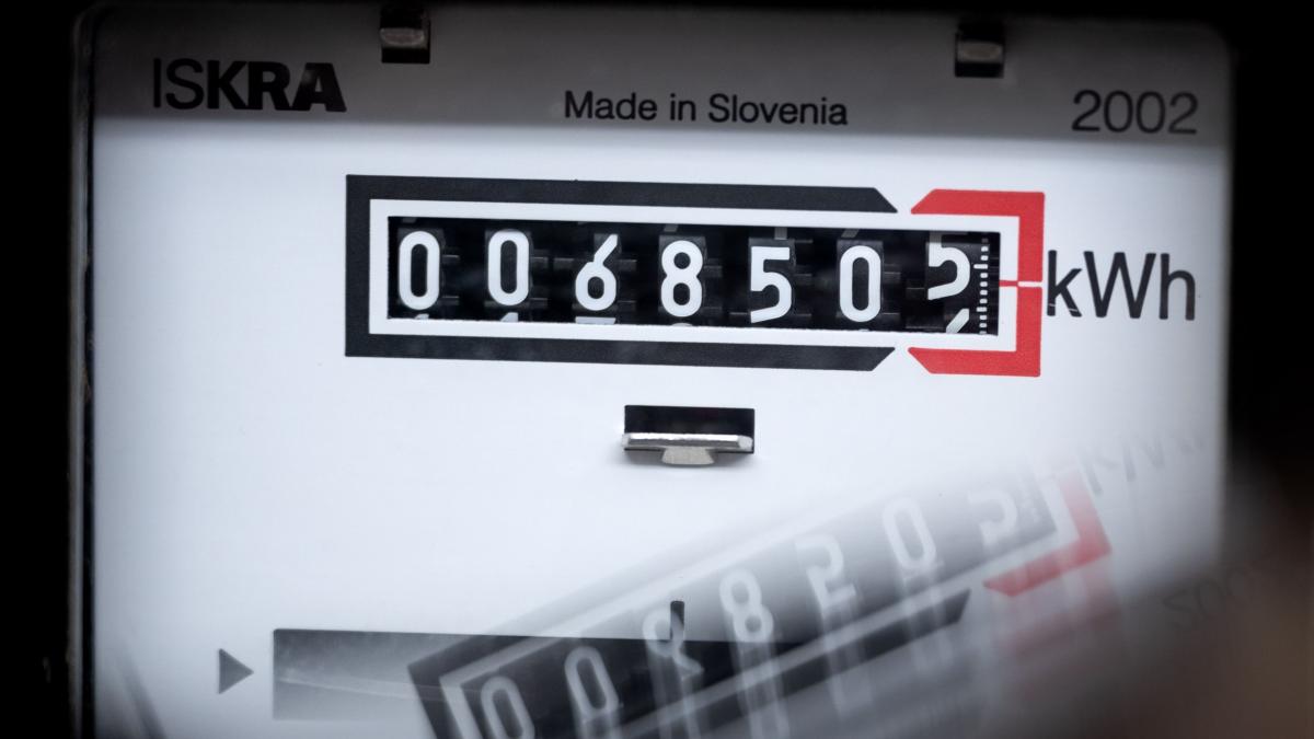 phoenix media sustine efortul de reducere a consumului de energie peste 100 de panouri publicitare isi reduc perioada de functionare