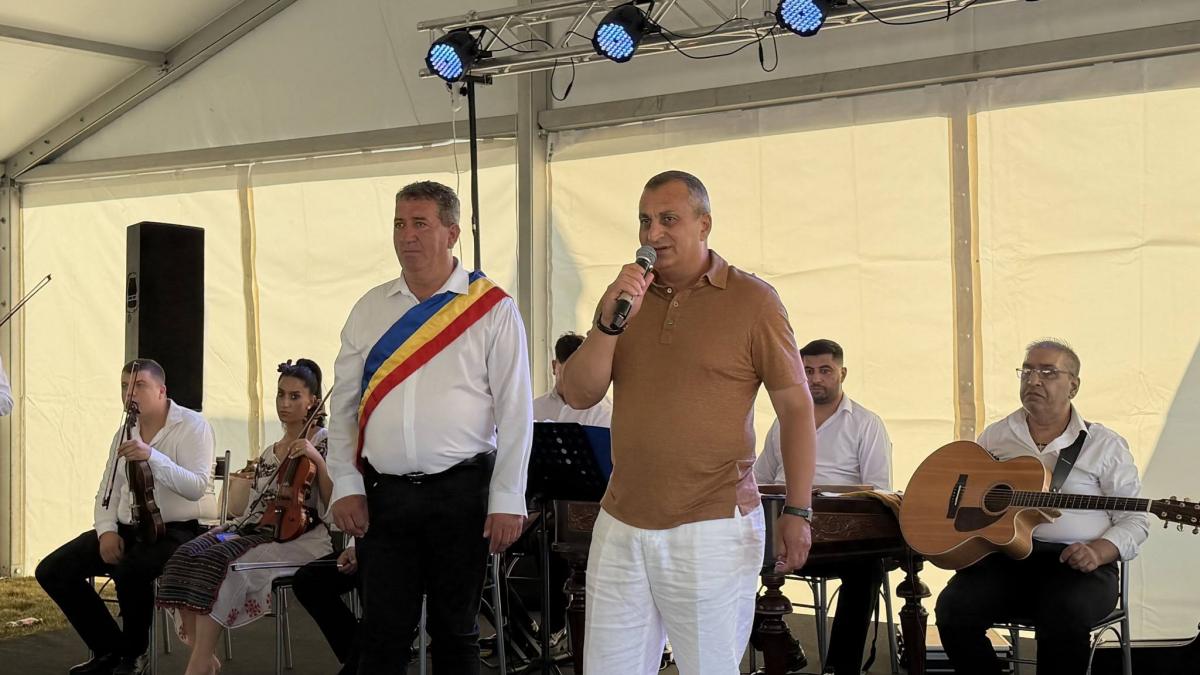 presedintele cj olt marius oprescu poarta un cartier a publicat factura din 2022 dupa ce a fost acuzat ca ceasul costa 44 000 euro