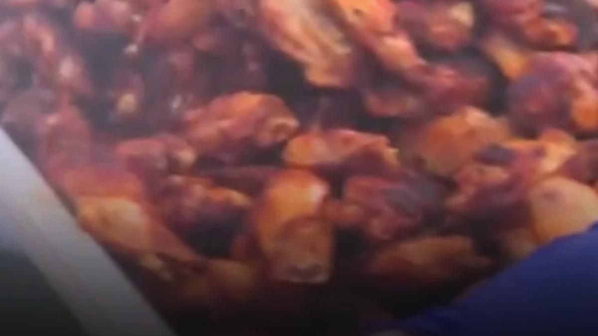 la nibiru s a gatit cea mai mare portie de aripioare de 425 kg a intrat in guinness world records