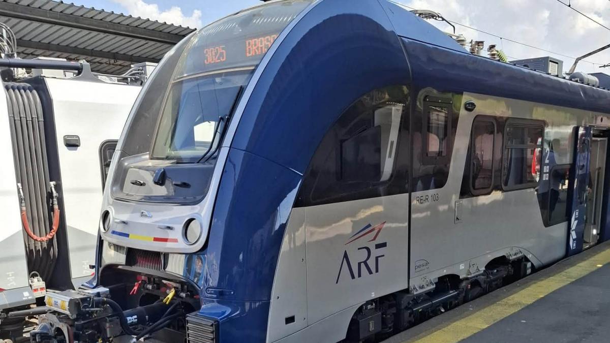 tren PESA