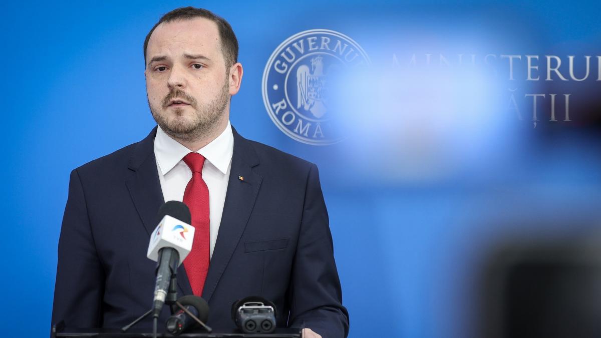 poza in care apare Alexandru Rogobete
