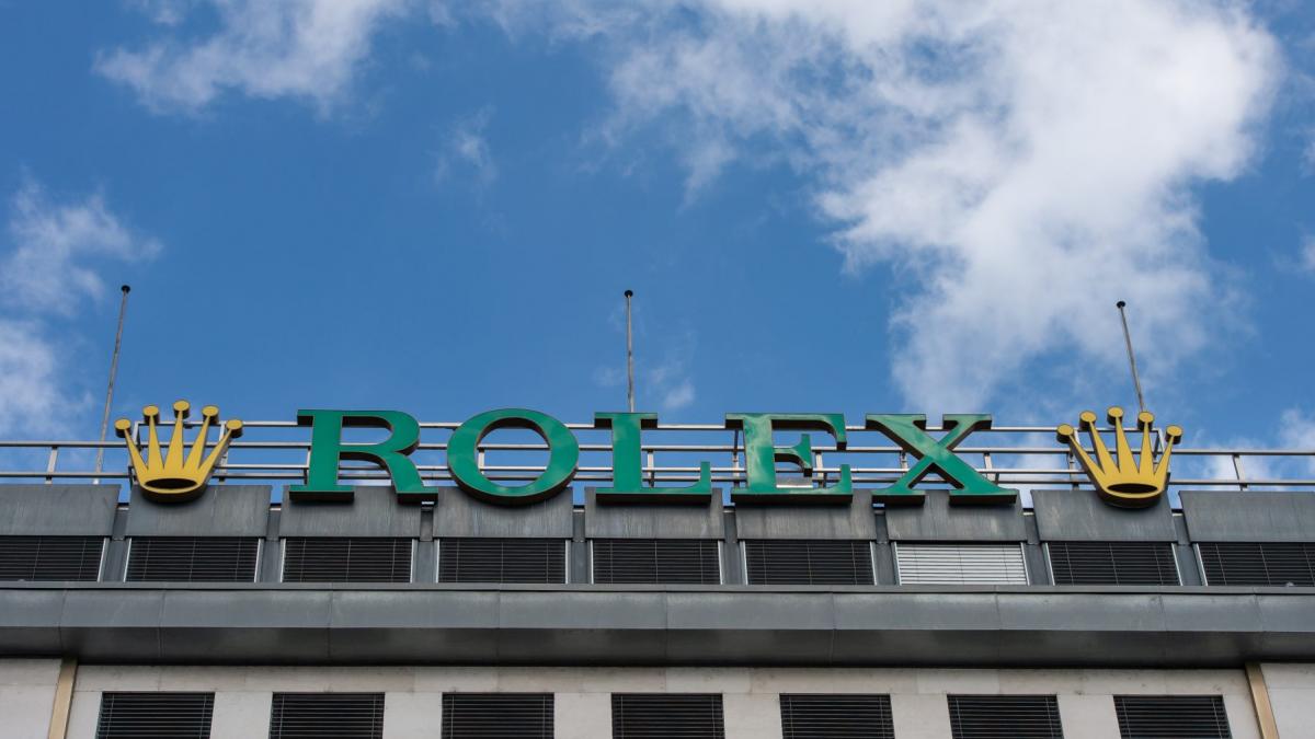 rolex inchide cerul deasupra fabricilor ce amenintare vine din aer