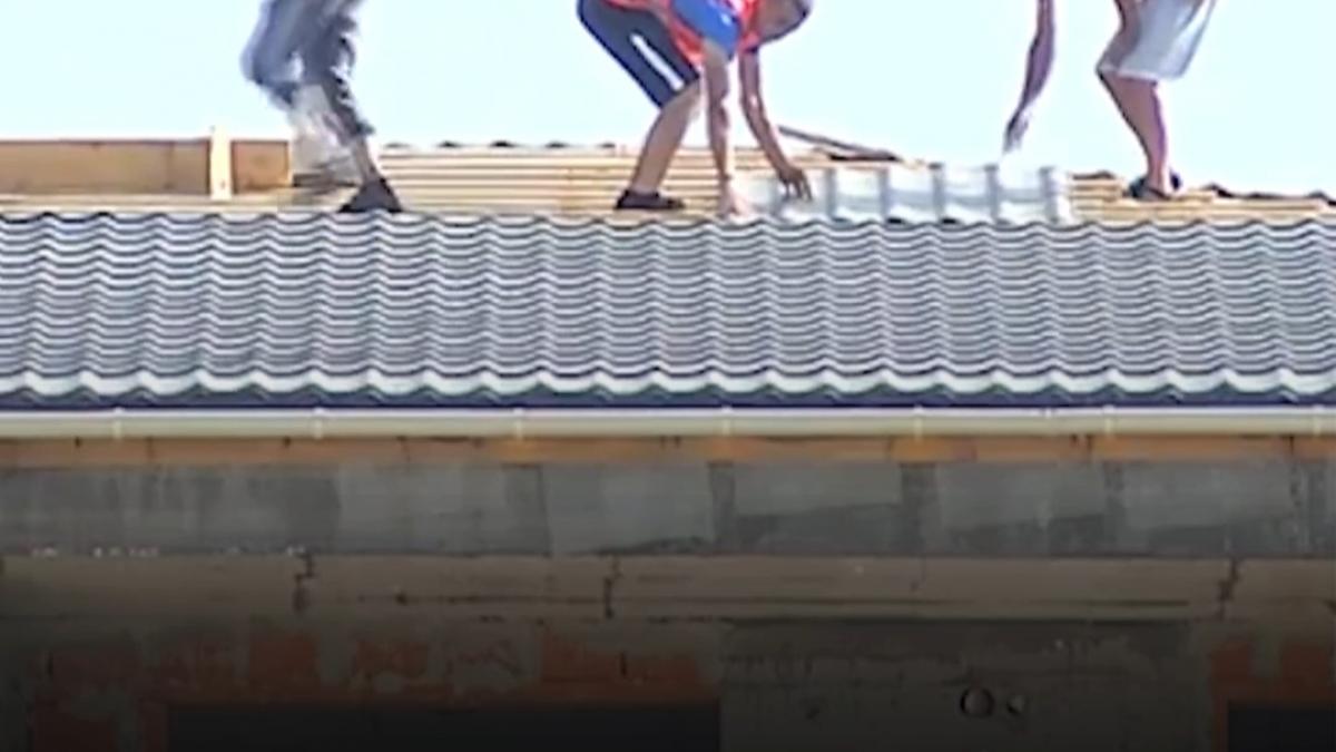 un moldovean care muncea in italia doar de o zi a fost lasat sa moara pe santier de 6 romani acestia risca acum inchisoarea