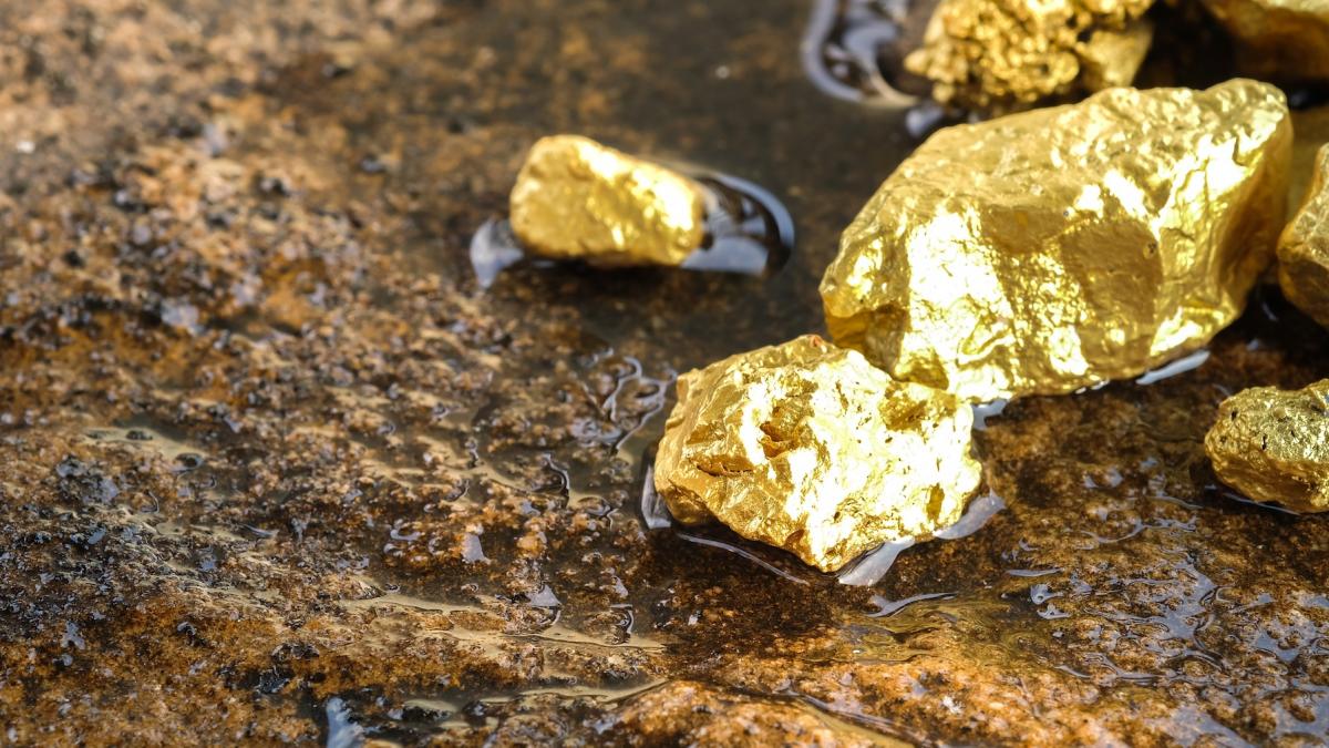 un posibil zacamant de aur lung de 6 kilometri a fost gasit in namibia o companie din canada incepe forajele