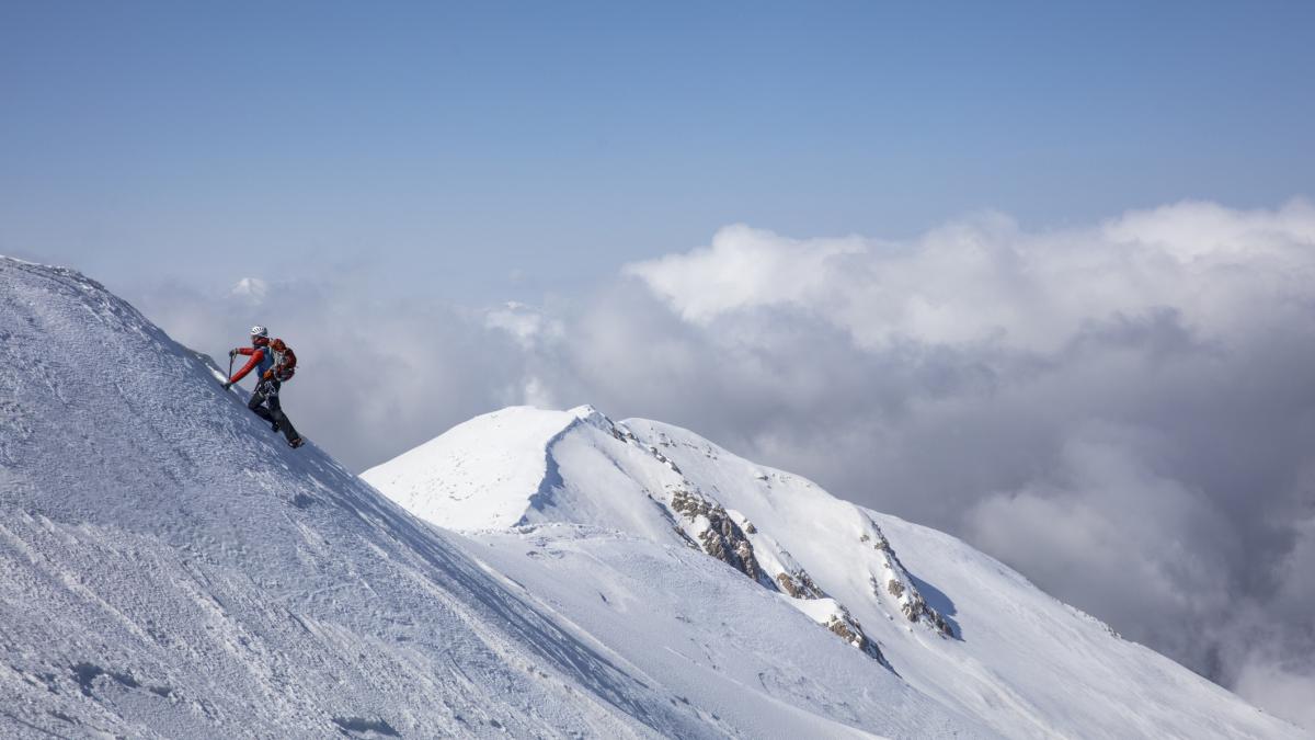 dupa 30 de ani india incearca sa recupereze trupul alpinistului green boots de pe everest
