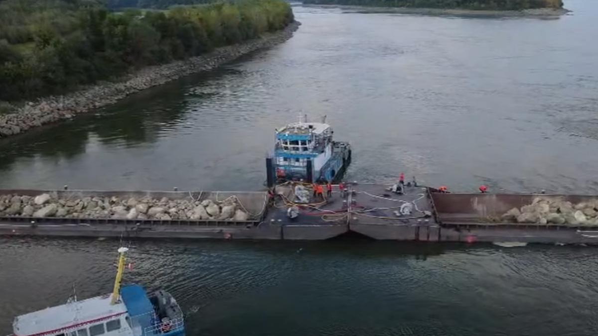 primele efecte ale scufundarii barjelor nivelul dunarii la centrala de la cernavoda a crescut cu patru centimetri