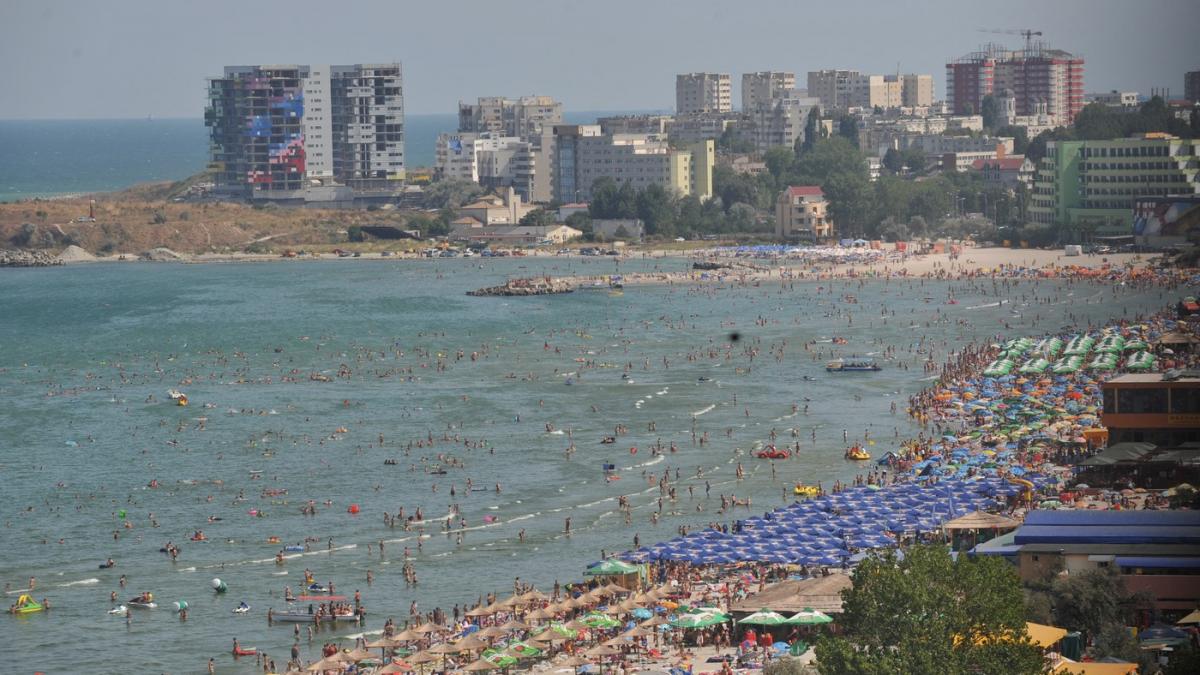 un barbat a murit pe plaja din mamaia a facut infarct cand a intrat in apa