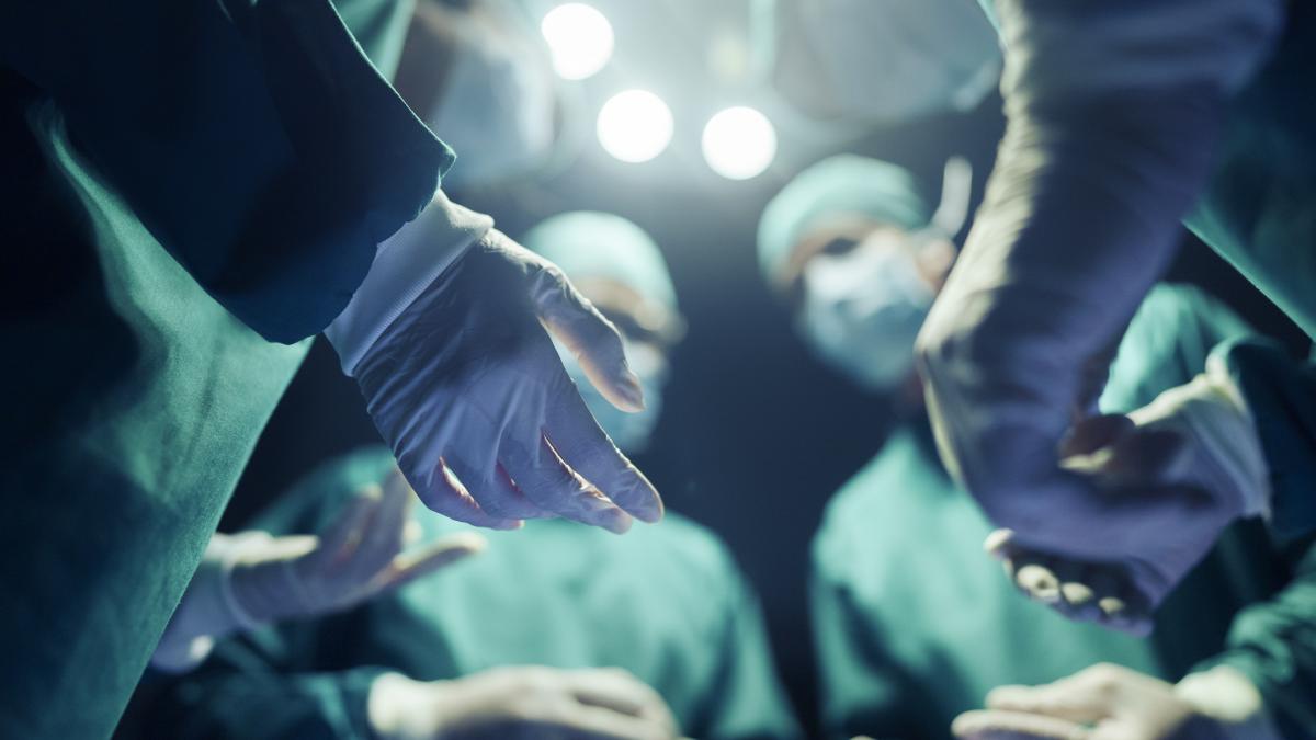 mobilizare la spitalul dr c i parhon iasi pentru doua transplanturi renale dificile 30 de medici au venit din timpul liber