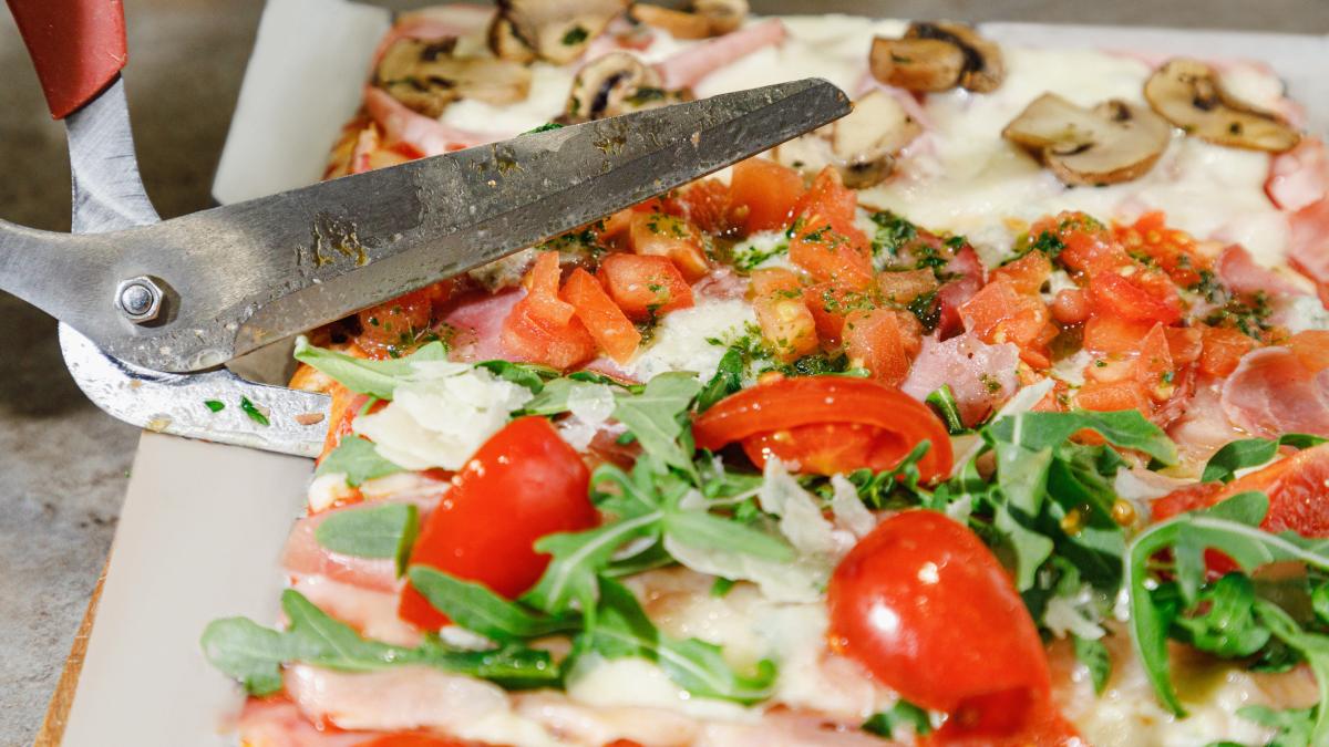 felii de pizza artizanale taiate