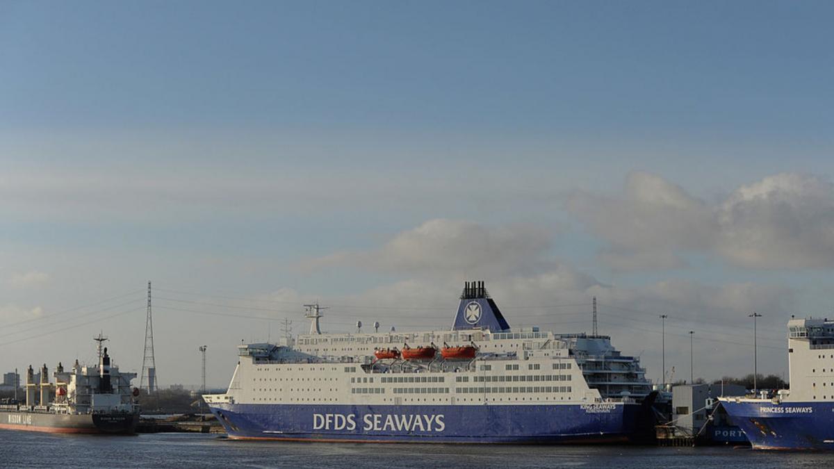 feribot companie dfds marea britanie
