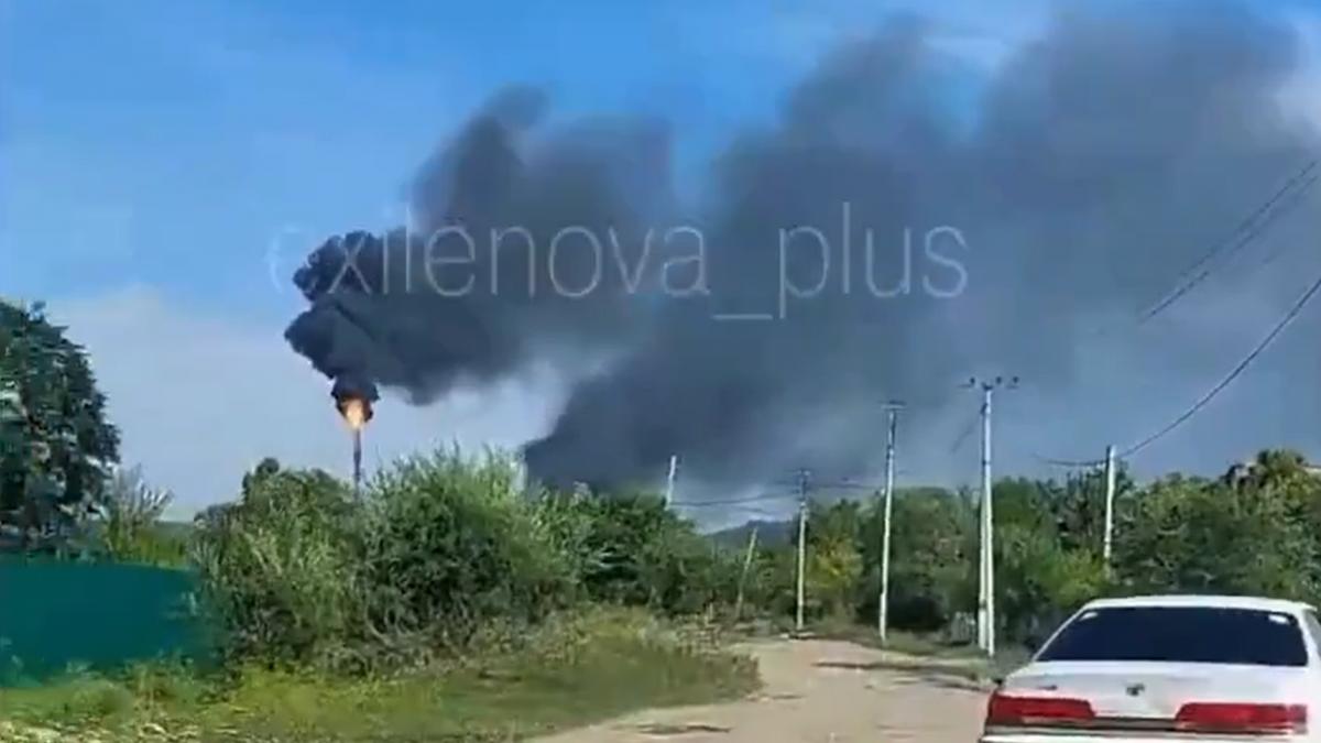 in afara razei rachetelor sau dronelor cunoscute o rafinarie ruseasca aflata la 6 000 de km de ucraina a luat foc