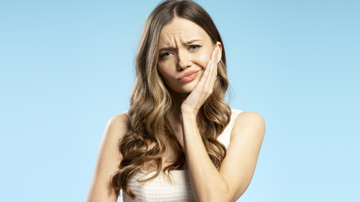 1 din 4 romani sufera de probleme gingivale sau parodontale care sunt cauzele simptomele si cum poate fi prevenita boala parodontala