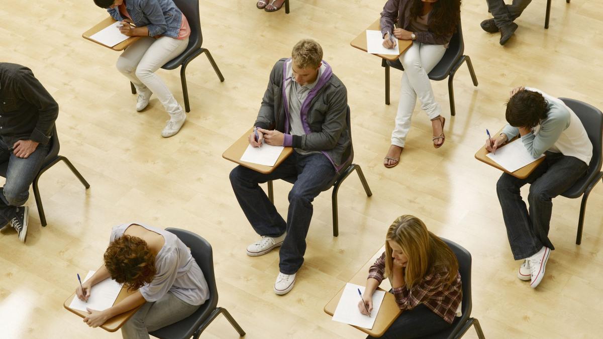 calendar bac 2027 probele de competente au loc in aprilie iar cele scrise incep pe 14 iunie reguli noi introduse de anul viitor