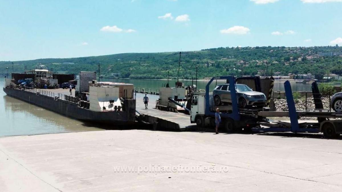 cursa de bac calarasi ostrov suspendata temporar de joi din cauza nivelului foarte scazut al dunarii