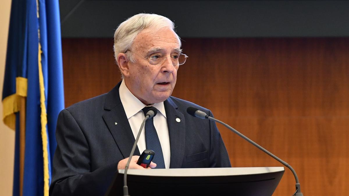 guvernatorul bancii nationale romane