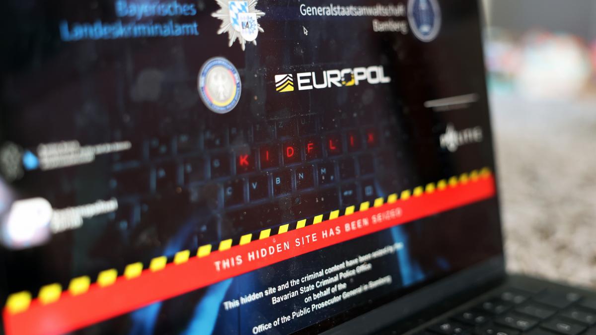 politico noul plan europol pentru stocarea datelor cu caracter personal are riscuri grave pentru viata privata a cetatenilor