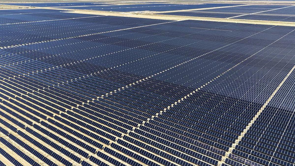 adevarata provocare incepe dupa apus canicula a crescut productia de energie solara in europa cu pana la 17 solutia pentru seara
