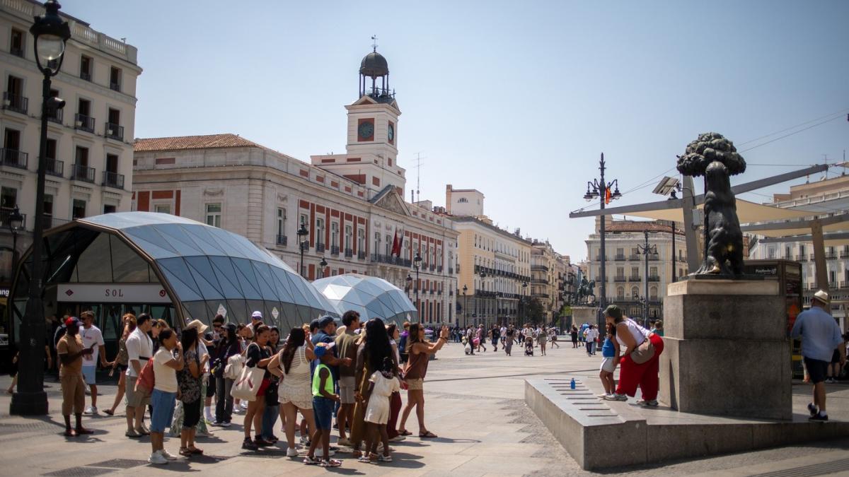 exodul romanilor din spania continua scrie un mare ziar spaniol explozia bulei imobiliare a distrus multe locuri de munca