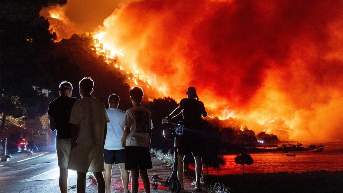 Incendii masive lângă orașul croat Omis 4