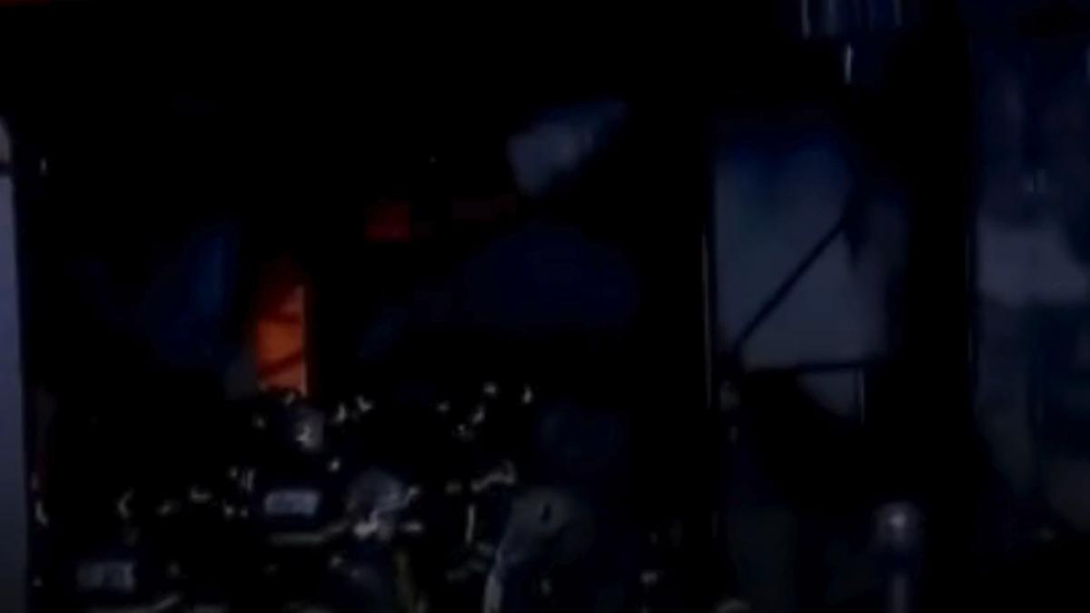 incendiu urias in sectorul 1 al capitalei un depozit a luat foc complet s a dat mesaj ro alert