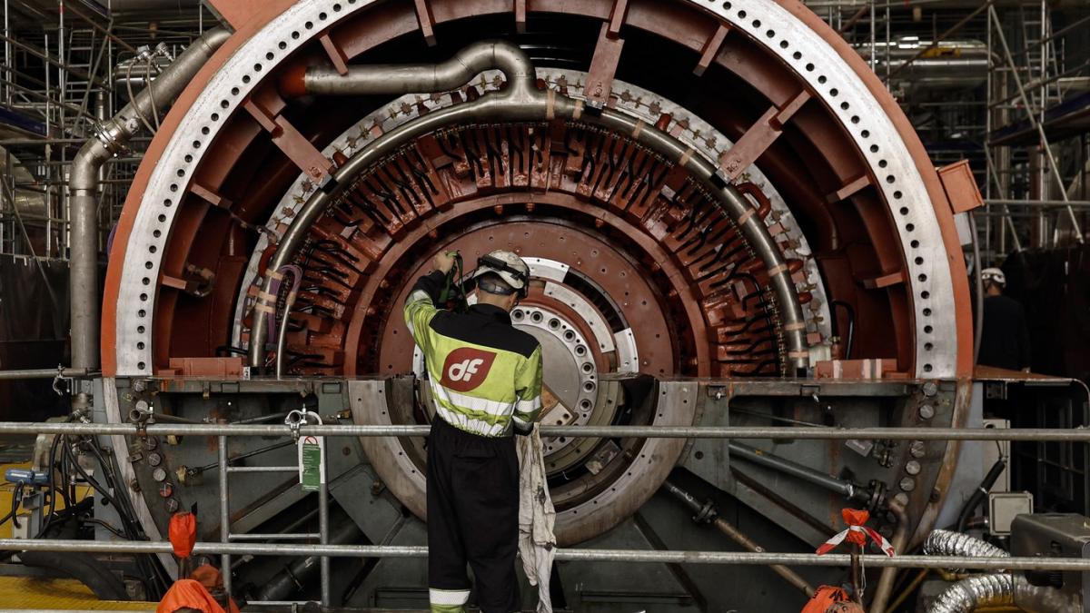 pedro sanchez amana pana in 2030 inchiderea celei mai mari centrale nucleare din spania