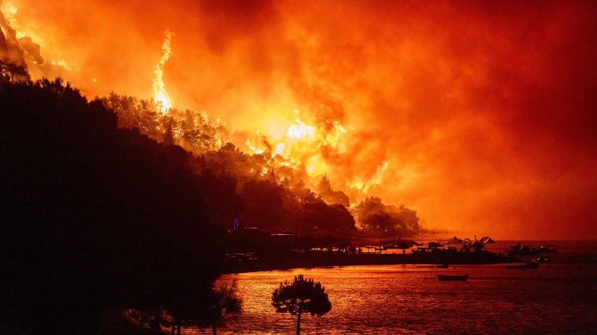 incendiile violente inca devasteaza europa ue a declarat alerta iar focurile incep sa izbucneasca si in europa de est