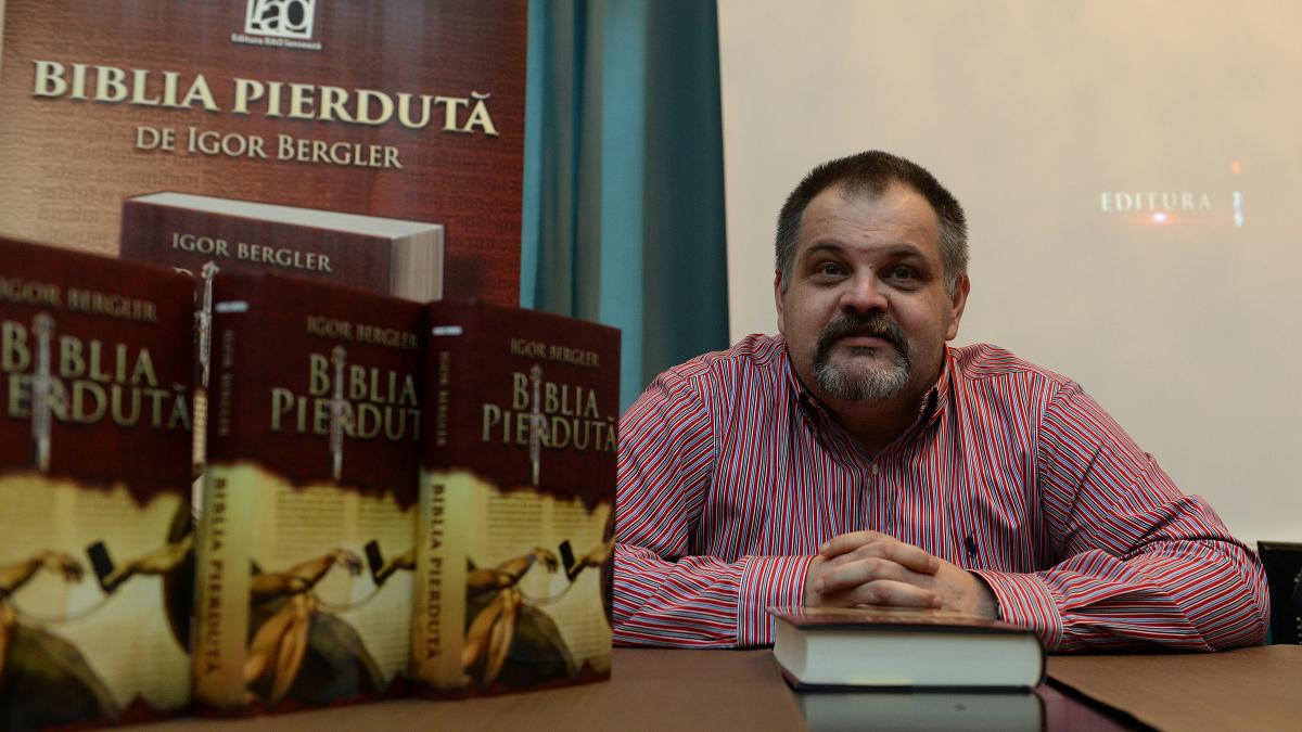 Igor bergler si 3 volume din cartea sa, biblia pierduta