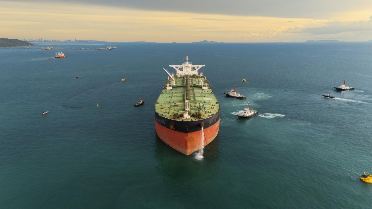 petrolierele deghizate din marea rosie navele declara ca se duc in egipt sau canalul suez dar de fapt merg in alta parte