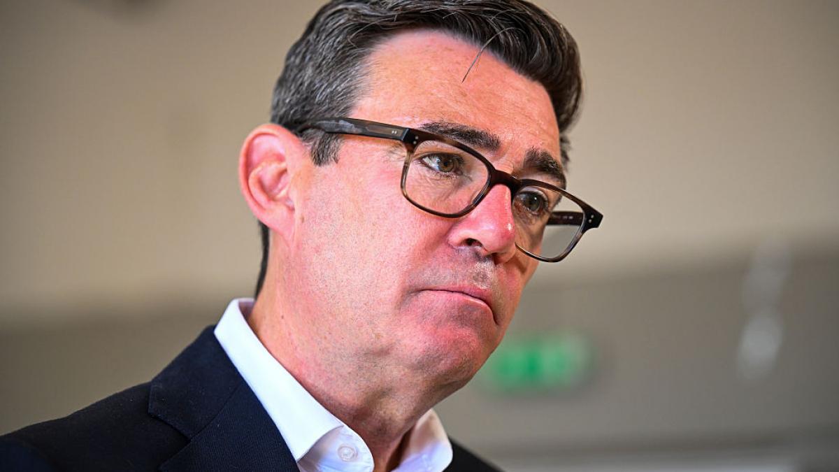 andy burnham noul premier britanic a fost pacalit de un hacker care s a dat drept sefa de cabinet a lui trump